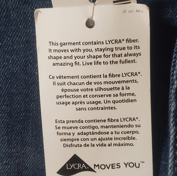d/C Jeans | Slightly Curvy Bermuda Shorts - Picture 10 of 10